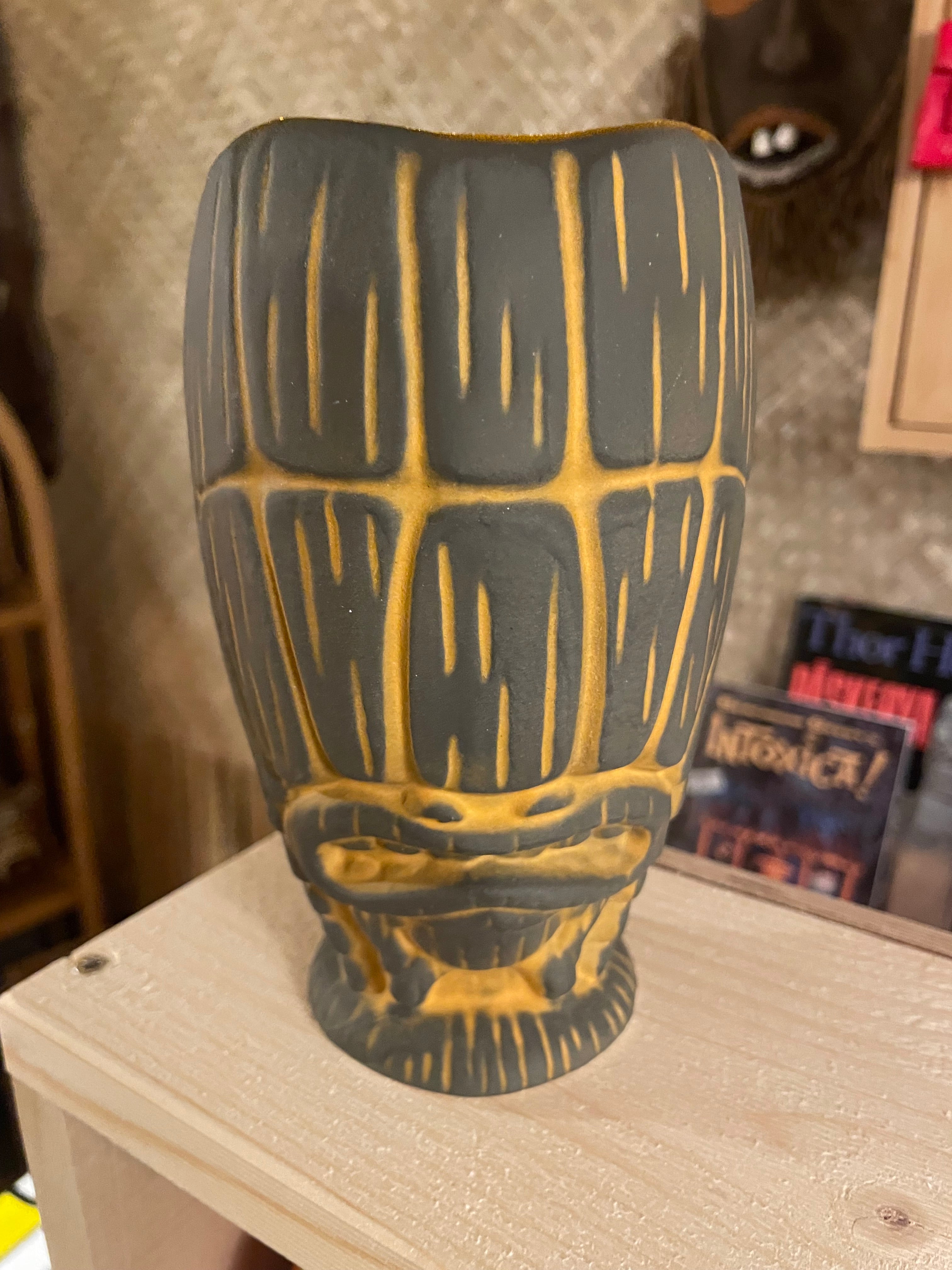 Tiki Farm - Uso mug